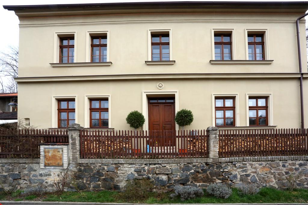 Penzion U Lasiku Unetice Buitenkant foto